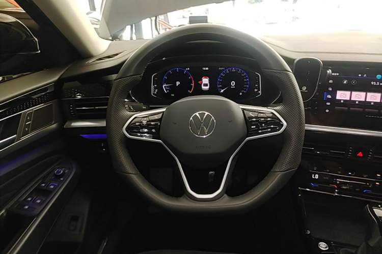Used Volkswagen Passat 2024 380TSI Luxury Edition Steering Wheel