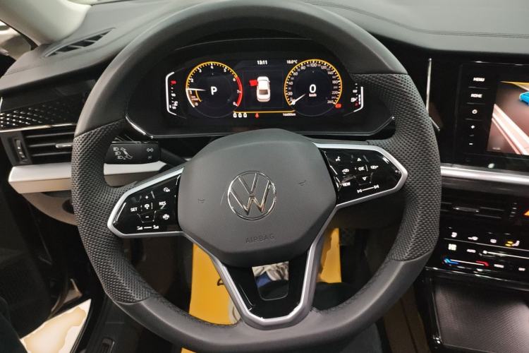 Used Volkswagen Passat 2024 330TSI Elite Edition Steering Wheel