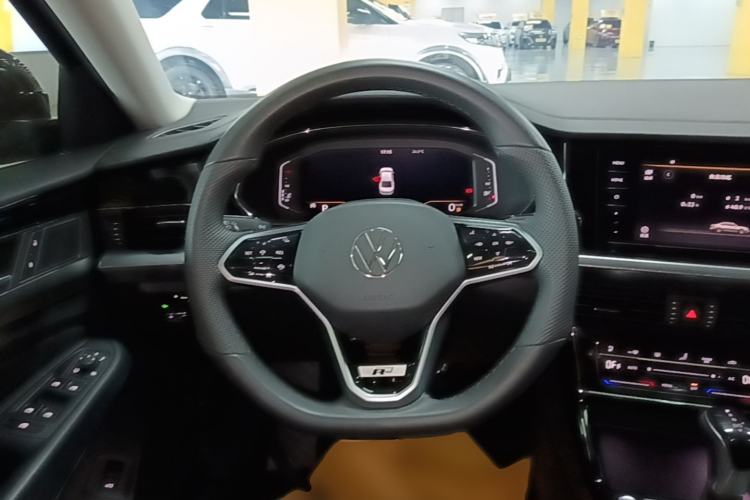 Used Volkswagen Passat 2024 330TSI Elite Edition Steering Wheel