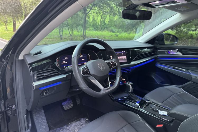 Used Volkswagen Passat 2024 330TSI Elite Edition Steering Wheel