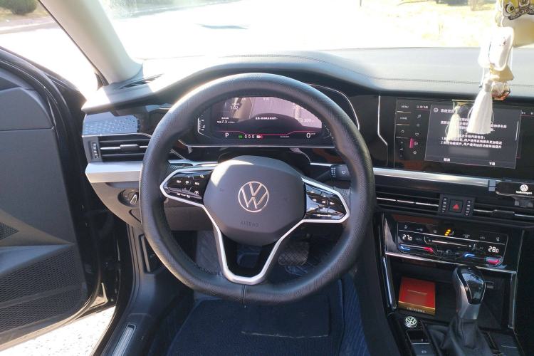 Used Volkswagen Passat 2024 380TSI Luxury Edition Steering Wheel