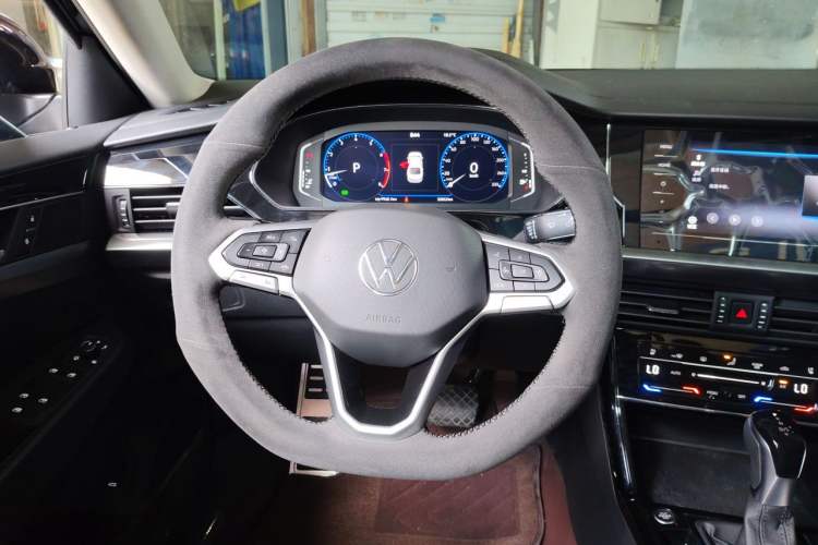 Used Volkswagen Passat 2024 380TSI Starry Dragon Edition Steering Wheel