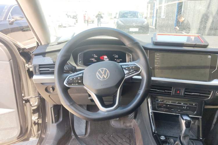 Used Volkswagen Passat 2024 380TSI Dragon Glory Edition Steering Wheel
