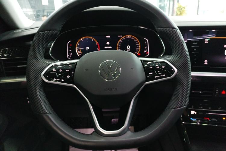 Used Volkswagen Passat 2024 380TSI Starry Dragon Edition Steering Wheel