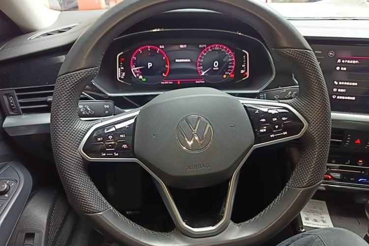 Used Volkswagen Passat 2024 380TSI Luxury Edition Steering Wheel