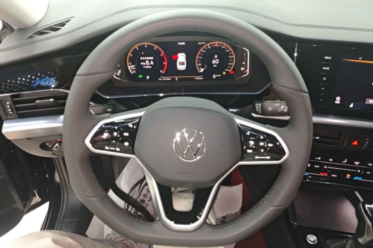 Used Volkswagen Passat 2024 380TSI Starry Dragon Edition Steering Wheel
