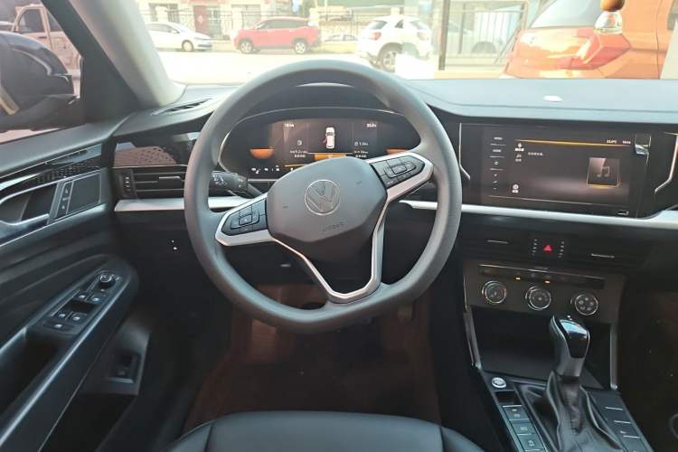 Used Volkswagen Passat 2024 280TSI Business Edition Steering Wheel