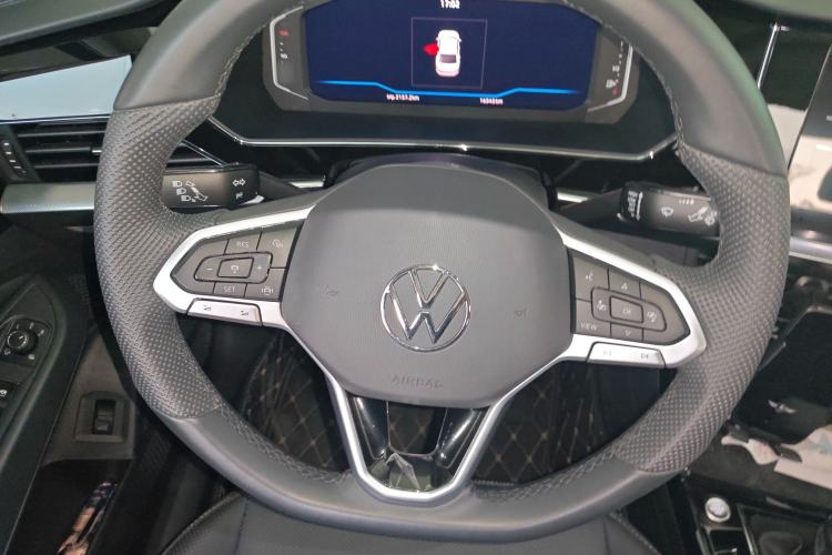 Used Volkswagen Passat 2024 380TSI Starry Dragon Edition Steering Wheel