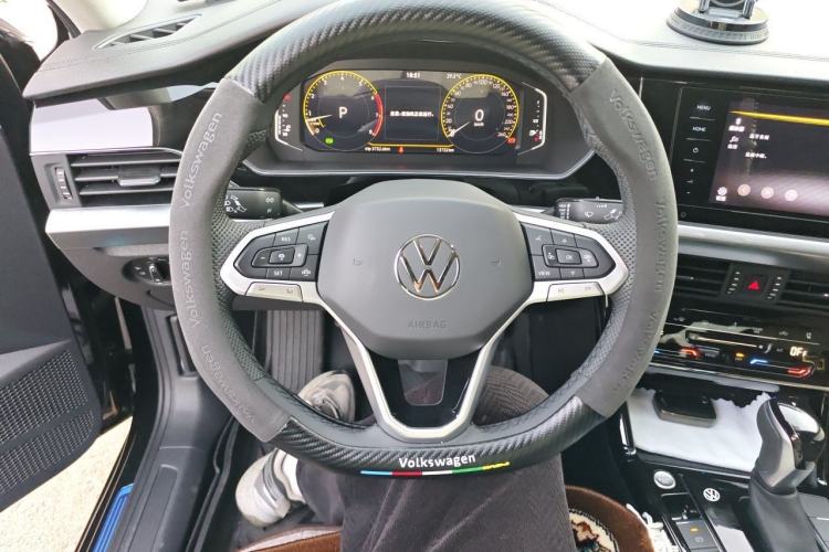 Used Volkswagen Passat 2024 380TSI Starry Dragon Edition Steering Wheel