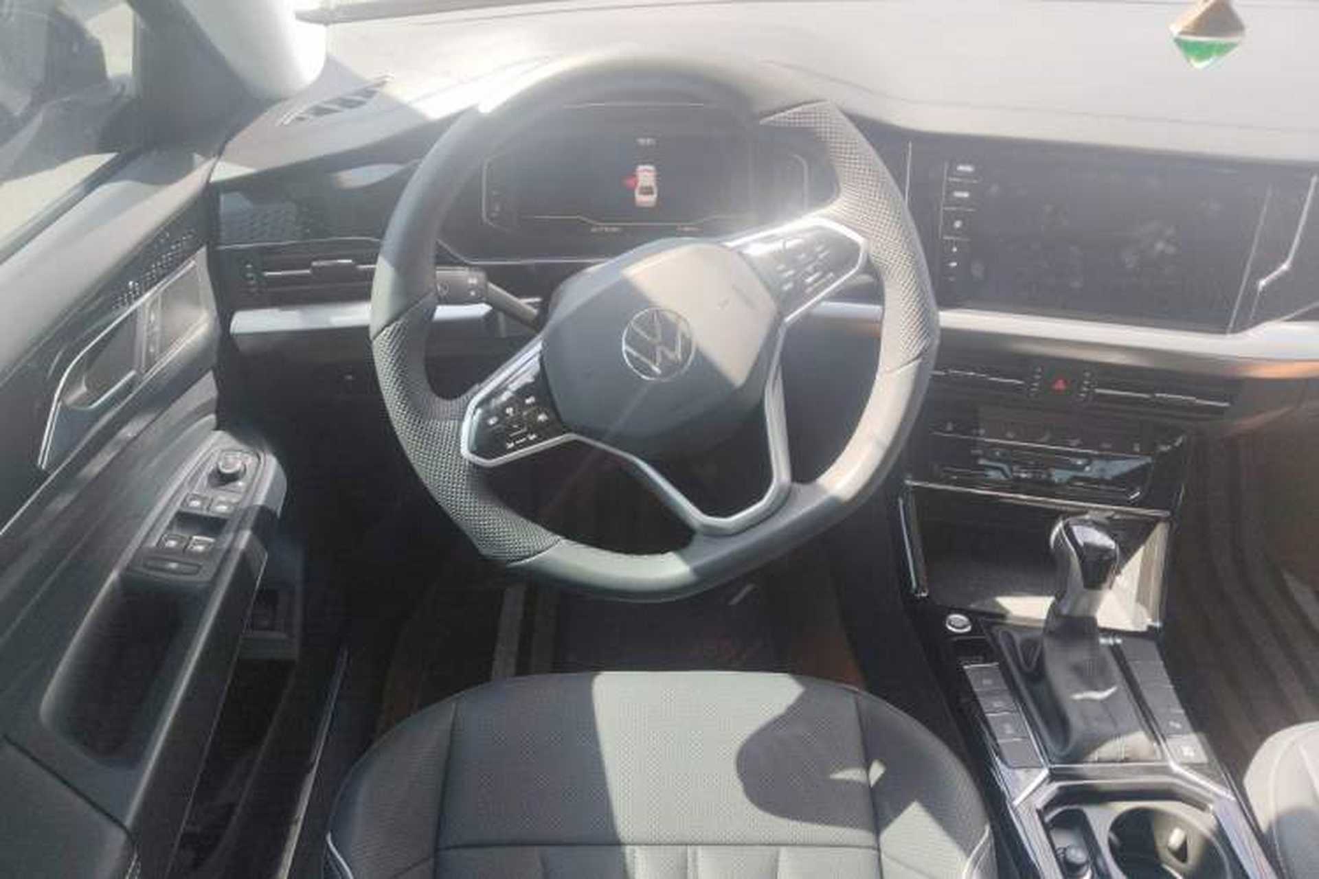 Used Volkswagen Passat 2024 380TSI Dragon Glory Edition Steering Wheel