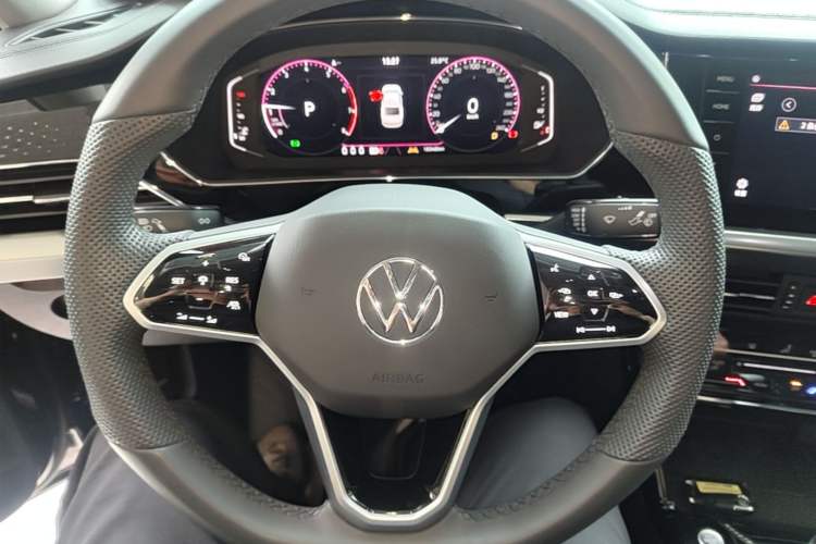 Used Volkswagen Passat 2024 380TSI Starry Luxury Edition Steering Wheel
