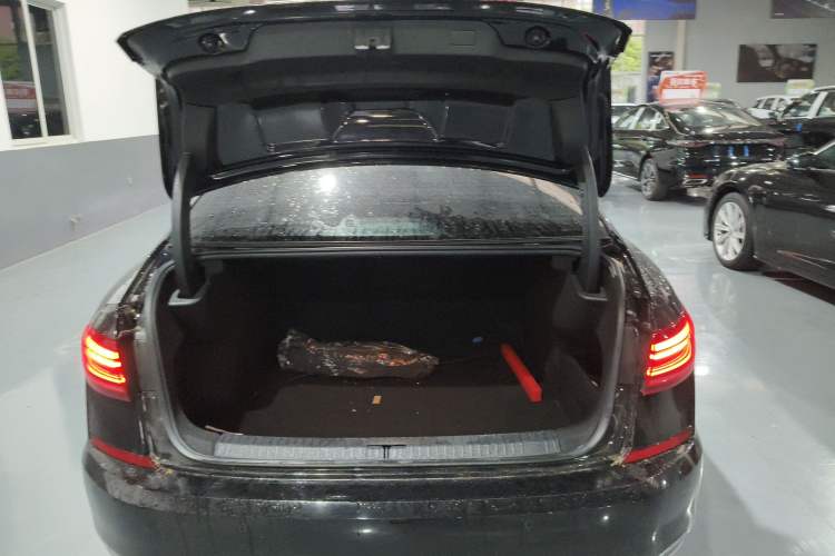 Used Volkswagen Passat 2024 280TSI Business Edition Trunk