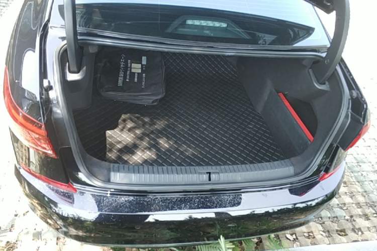 Used Volkswagen Passat 2024 280TSI Business Edition Trunk