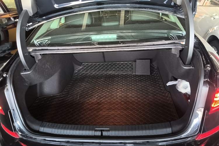 Used Volkswagen Passat 2024 330TSI Starry Elite Edition Trunk
