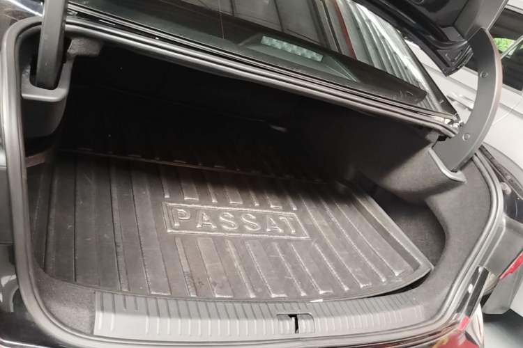 Used Volkswagen Passat 2024 380TSI Luxury Edition Trunk