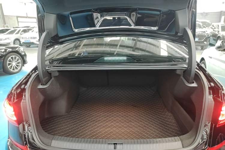 Used Volkswagen Passat 2024 280TSI Business Edition Trunk