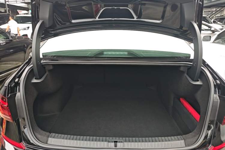 Used Volkswagen Passat 2024 280TSI Business Edition Trunk