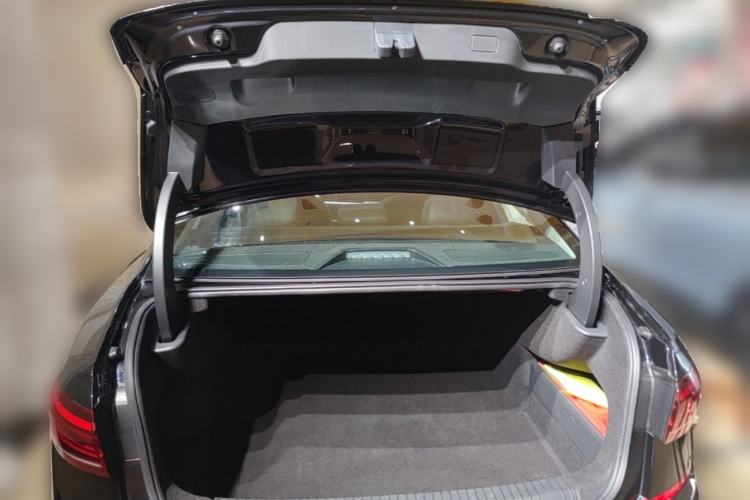 Used Volkswagen Passat 2024 280TSI Business Edition Trunk