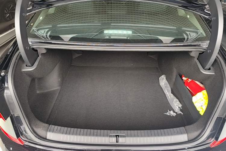 Used Volkswagen Passat 2024 380TSI Elite Edition Trunk