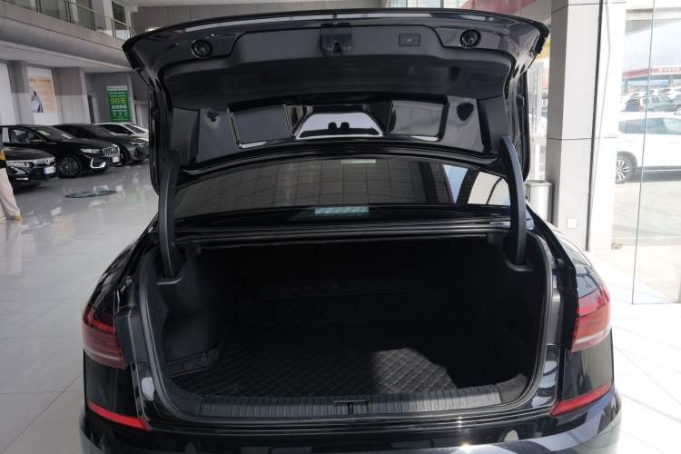 Used Volkswagen Passat 2024 380TSI Dragon Glory Edition Trunk
