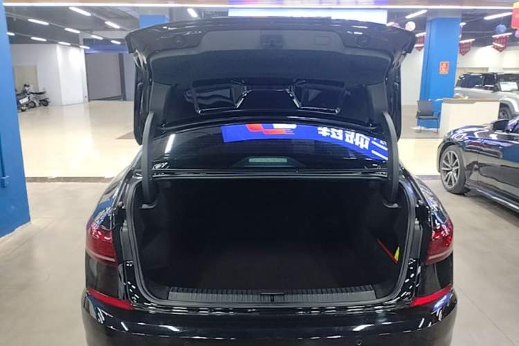Used Volkswagen Passat 2024 280TSI Business Edition Trunk