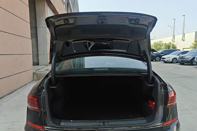 Used Volkswagen Passat 2024 280TSI Business Edition Trunk