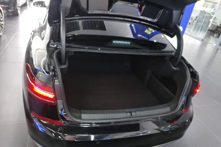 Used Volkswagen Passat 2024 330TSI Elite Edition Trunk