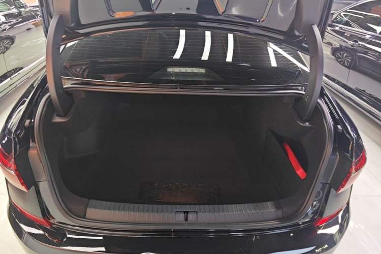 Used Volkswagen Passat 2024 380TSI Dragon Glory Edition Trunk