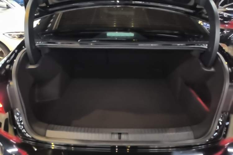 Used Volkswagen Passat 2024 380TSI Luxury Edition Trunk