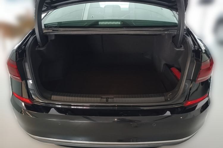 Used Volkswagen Passat 2024 280TSI Business Edition Trunk