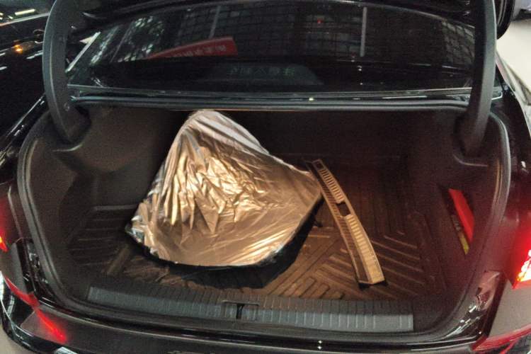 Used Volkswagen Passat 2024 380TSI Luxury Edition Trunk