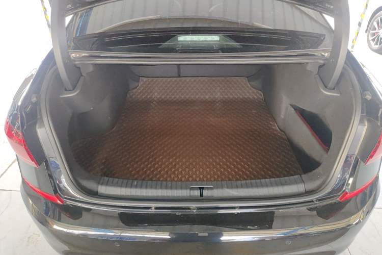 Used Volkswagen Passat 2024 330TSI Elite Edition Trunk