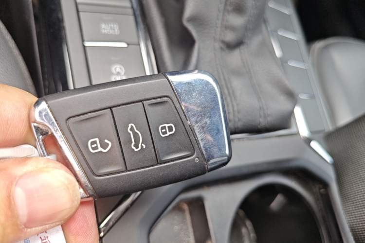 Used Volkswagen Passat 2024 280TSI Business Edition Vehicle Key