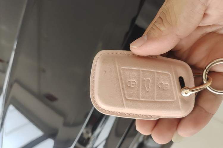 Used Volkswagen Passat 2024 380TSI Dragon Edition Vehicle Key