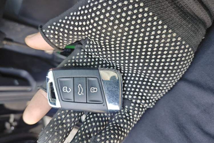 Used Volkswagen Passat 2024 330TSI Elite Edition Vehicle Key