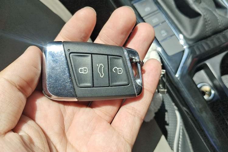 Used Volkswagen Passat 2024 380TSI Dragon Edition Vehicle Key
