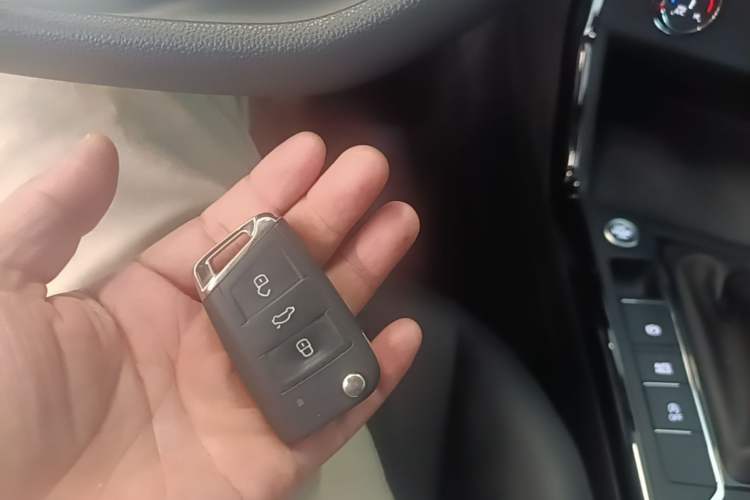 Used Volkswagen Passat 2024 280TSI Business Edition Vehicle Key