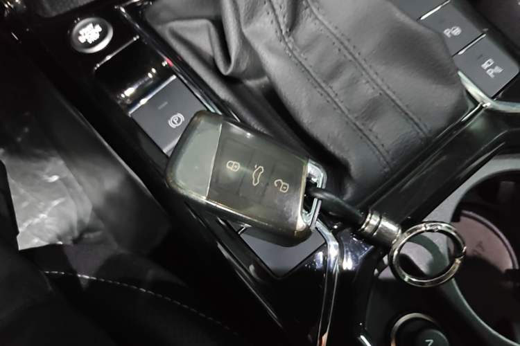 Used Volkswagen Passat 2024 380TSI Dragon Glory Edition Vehicle Key