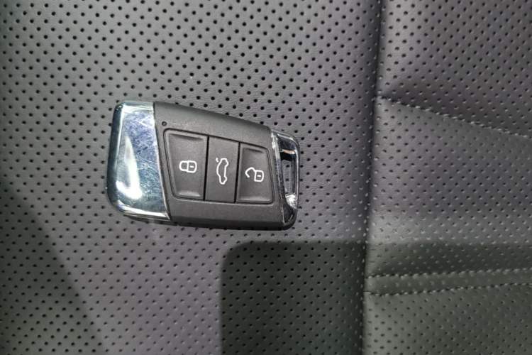 Used Volkswagen Passat 2024 380TSI Luxury Edition Vehicle Key
