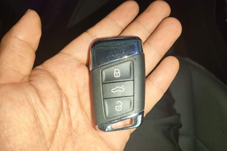 Used Volkswagen Passat 2024 380TSI Elite Edition Vehicle Key