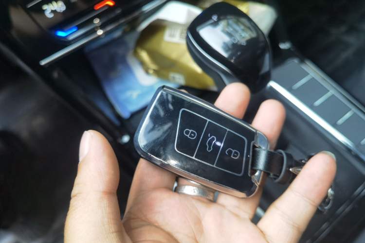 Used Volkswagen Passat 2024 380TSI Dragon Edition Vehicle Key