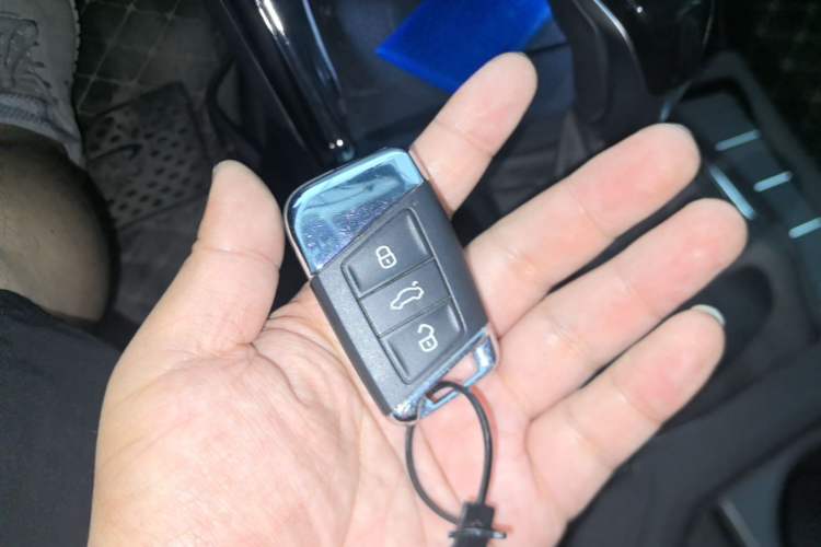 Used Volkswagen Passat 2024 330TSI Elite Edition Vehicle Key