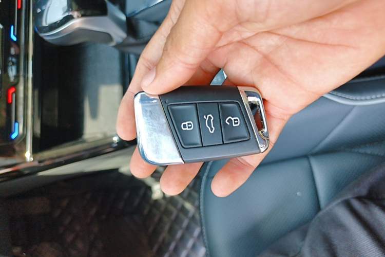 Used Volkswagen Passat 2024 380TSI Luxury Edition Vehicle Key