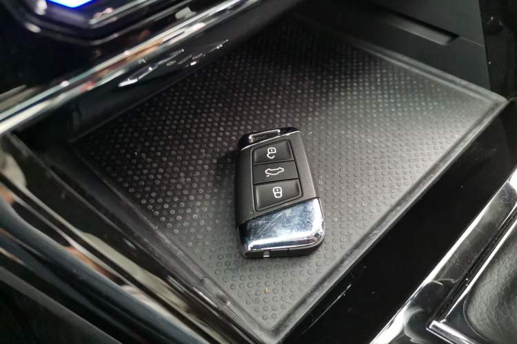Used Volkswagen Passat 2024 330TSI Elite Edition Vehicle Key