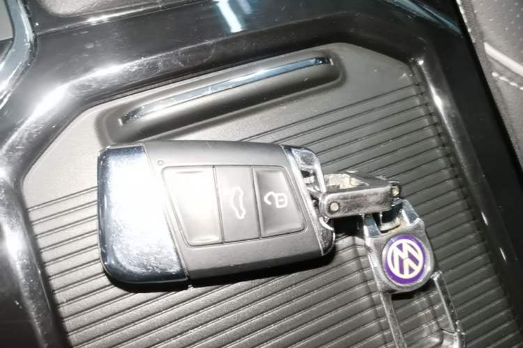 Used Volkswagen Passat 2024 330TSI Elite Edition Vehicle Key