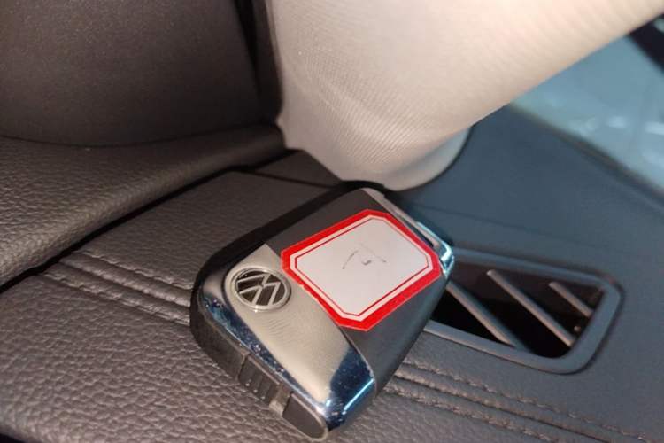 Used Volkswagen Passat 2024 380TSI Dragon Edition Vehicle Key
