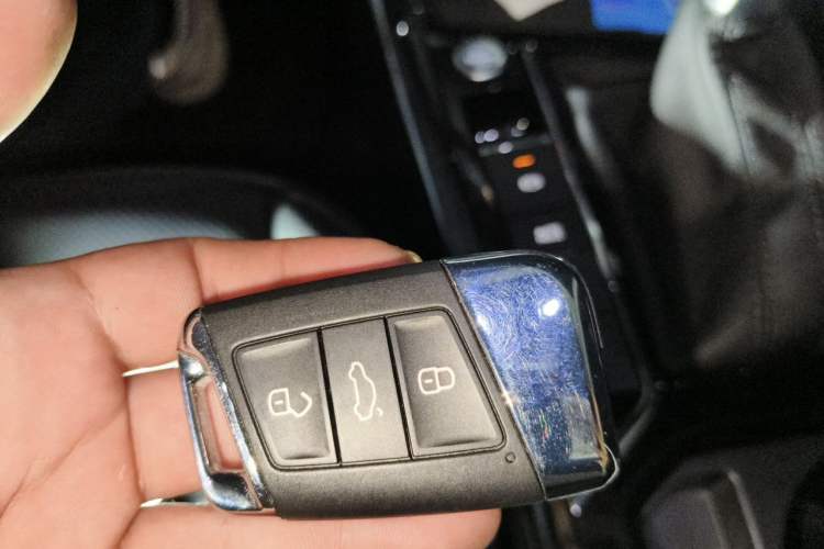 Used Volkswagen Passat 2024 330TSI Elite Edition Vehicle Key