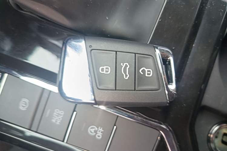 Used Volkswagen Passat 2024 330TSI Starry Elite Edition Vehicle Key