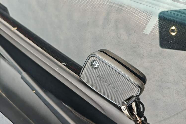 Used Volkswagen Passat 2024 380TSI Dragon Edition Vehicle Key
