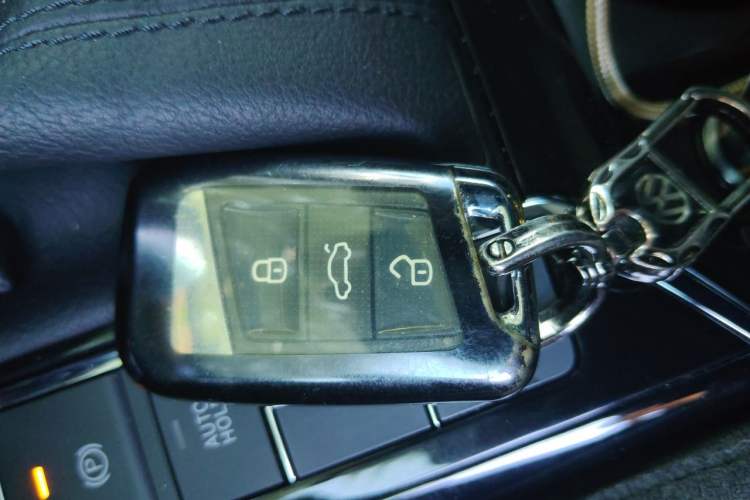 Used Volkswagen Passat 2024 380TSI Dragon Glory Edition Vehicle Key